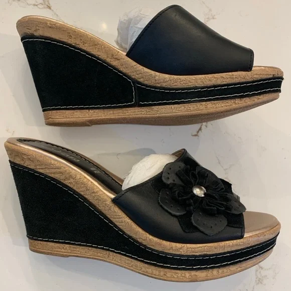 Azura Leather Slide Flower Wedge - Picture 2 of 5